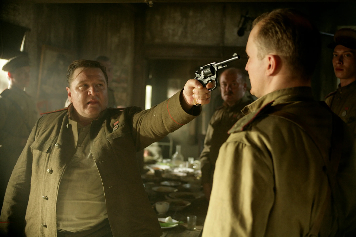 Мадянов, хороший актёр, да только плохих командиров и играл