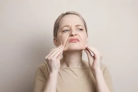 Женщина не довольна своим видом. А она что-то предпринимает? (Фото с свободном доступе)