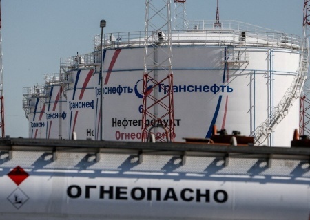    Скандинавские и прибалтийские страны настаивают на снижении потолка цен на российскую нефть