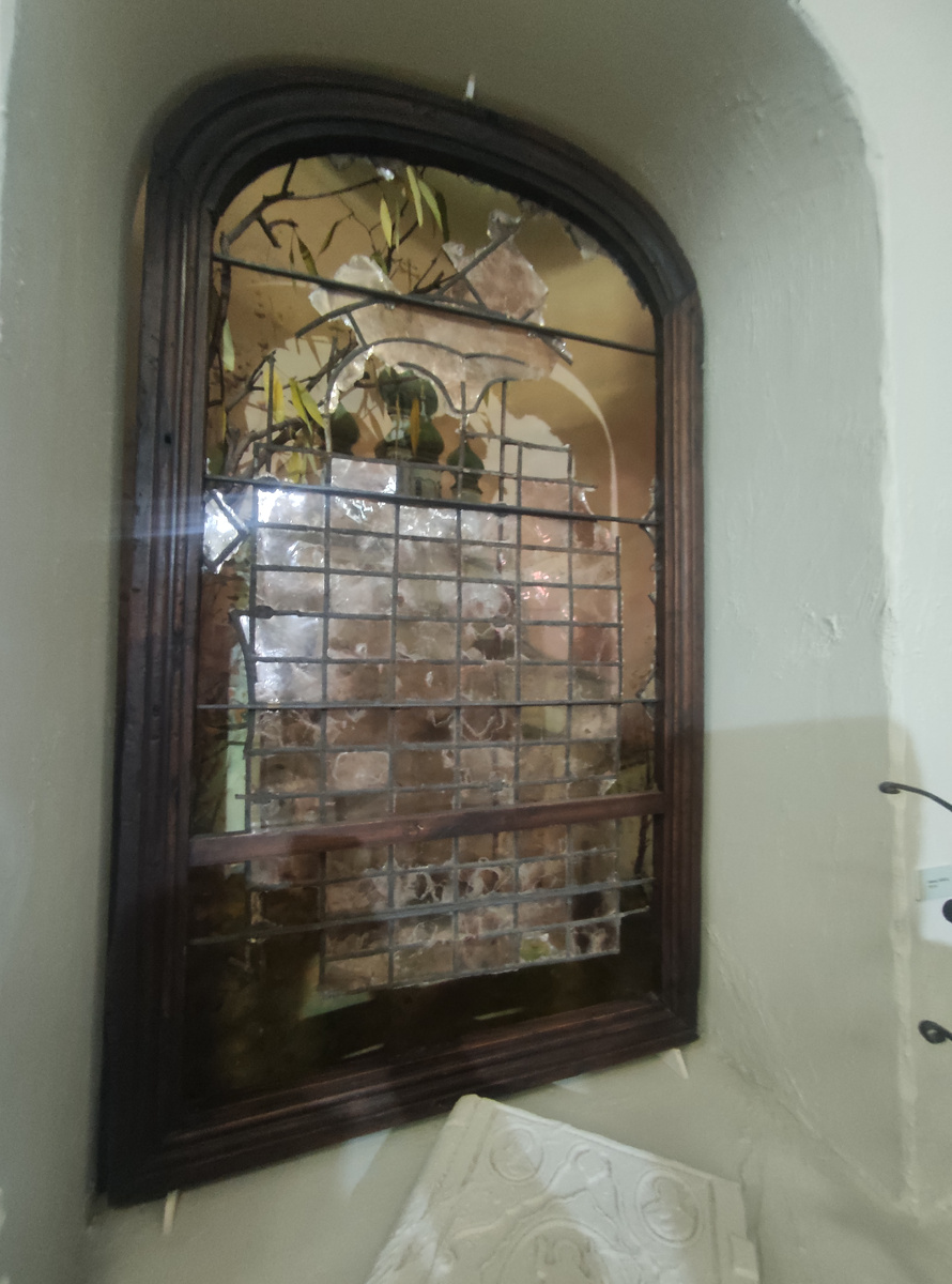 Старинное слюдяное окно. 