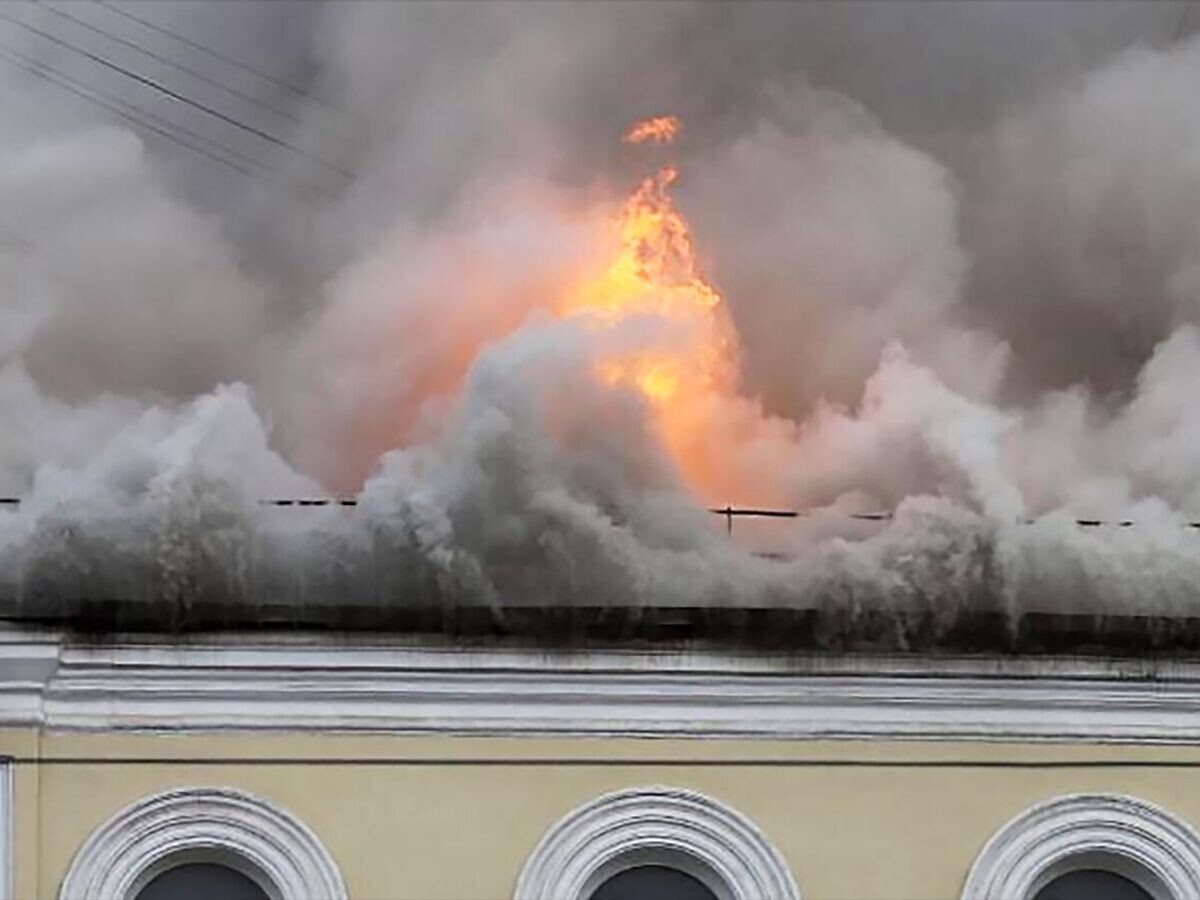    Пожар в здании военного госпиталя в Туле© РИА Новости / Алексей Пиратов