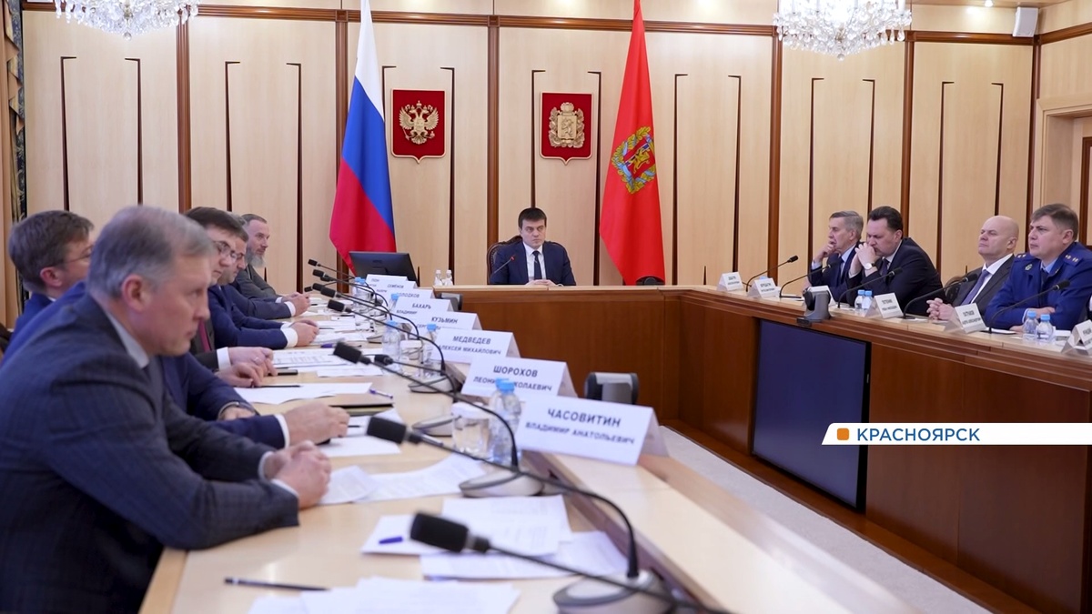     В правительстве края подвели итоги работы всех служб в новогодние праздники