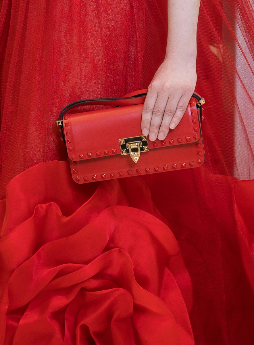 Сумка VALENTINO доступна к заказу в PODIUMRED.ru