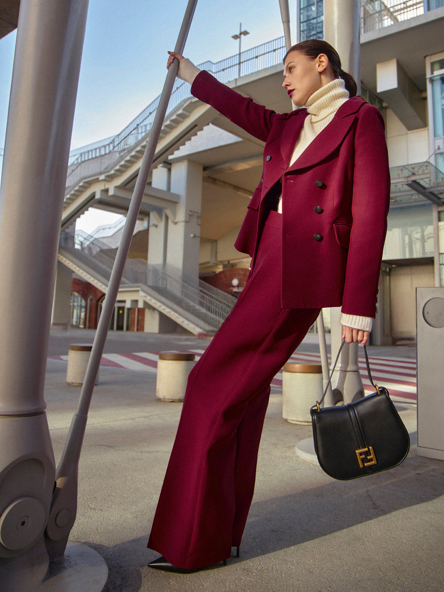 Брючный костюм DIOR доступен к заказу в PODIUMRED.ru