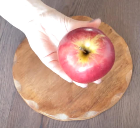 Подготавливаем яблоко (тут можно листать)