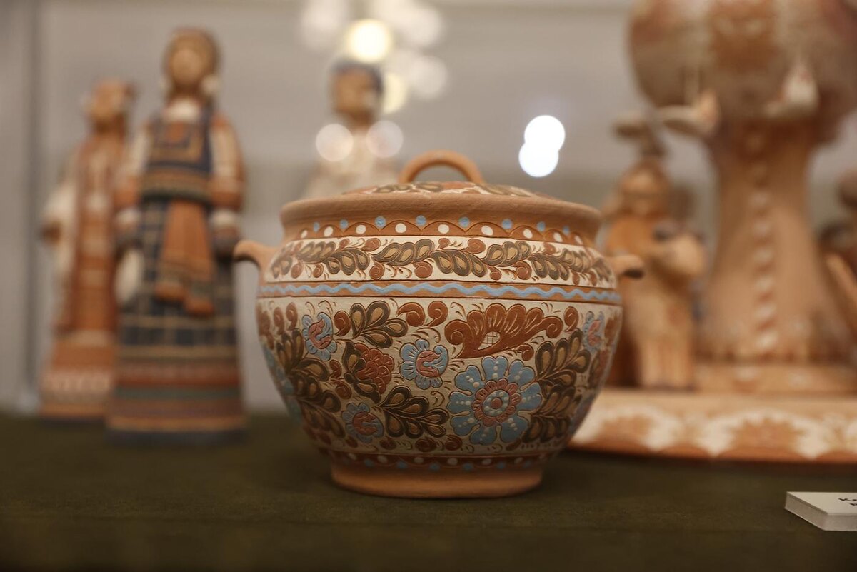 Новый народный промысел начал формироваться в Ясной Поляне в 1990-х годах. Елена Купцова