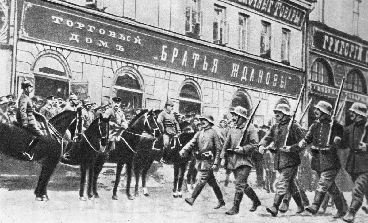 Для немцев в Крыму 1918 года большевики  были лучшие друзья. Они подписали капитуляцию России