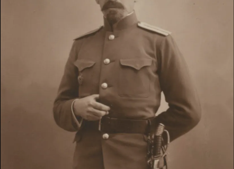 Почему брат Ленина жил в Крыму при белых, а его не расстреляли, как Ленин царя?