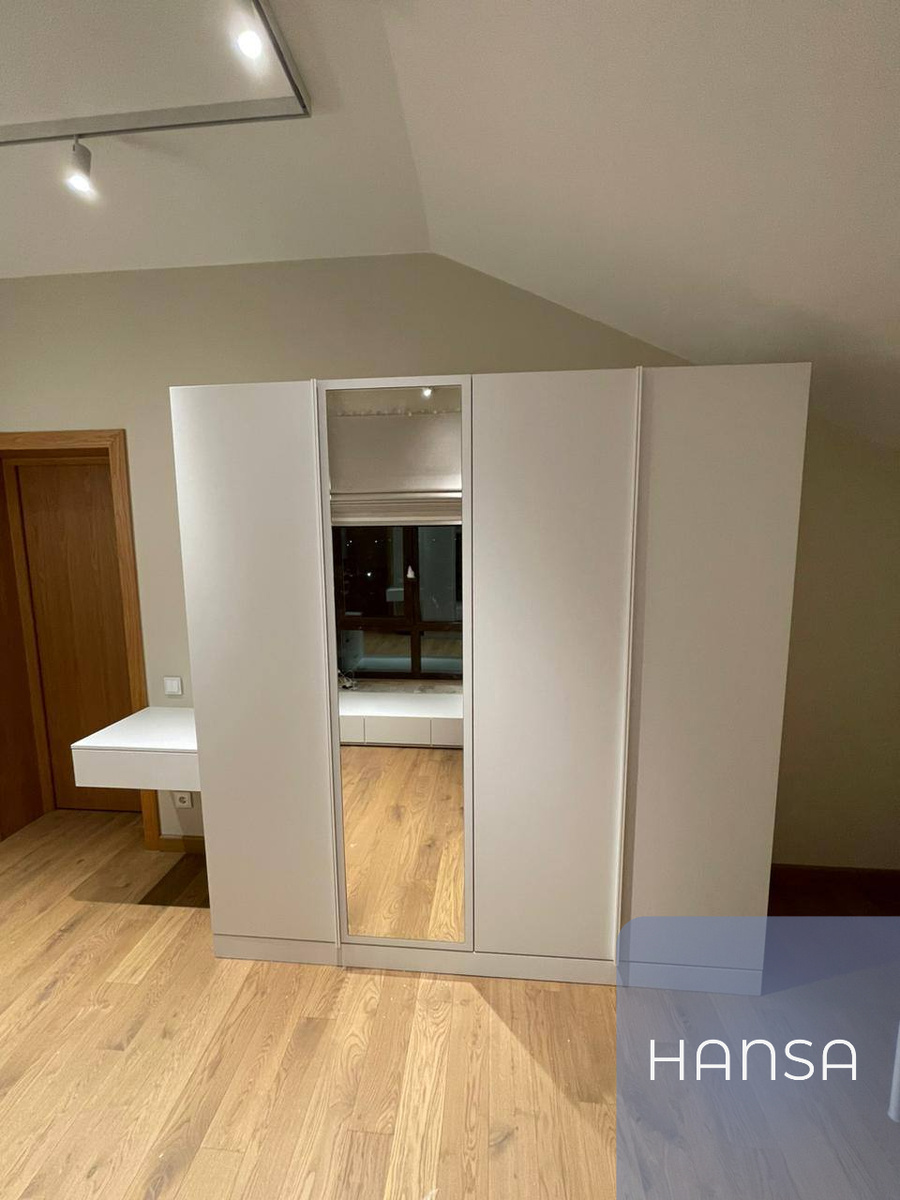 Распашной шкаф с зеркалом и тумбой с ящиком от Ханса Мебель в СПб