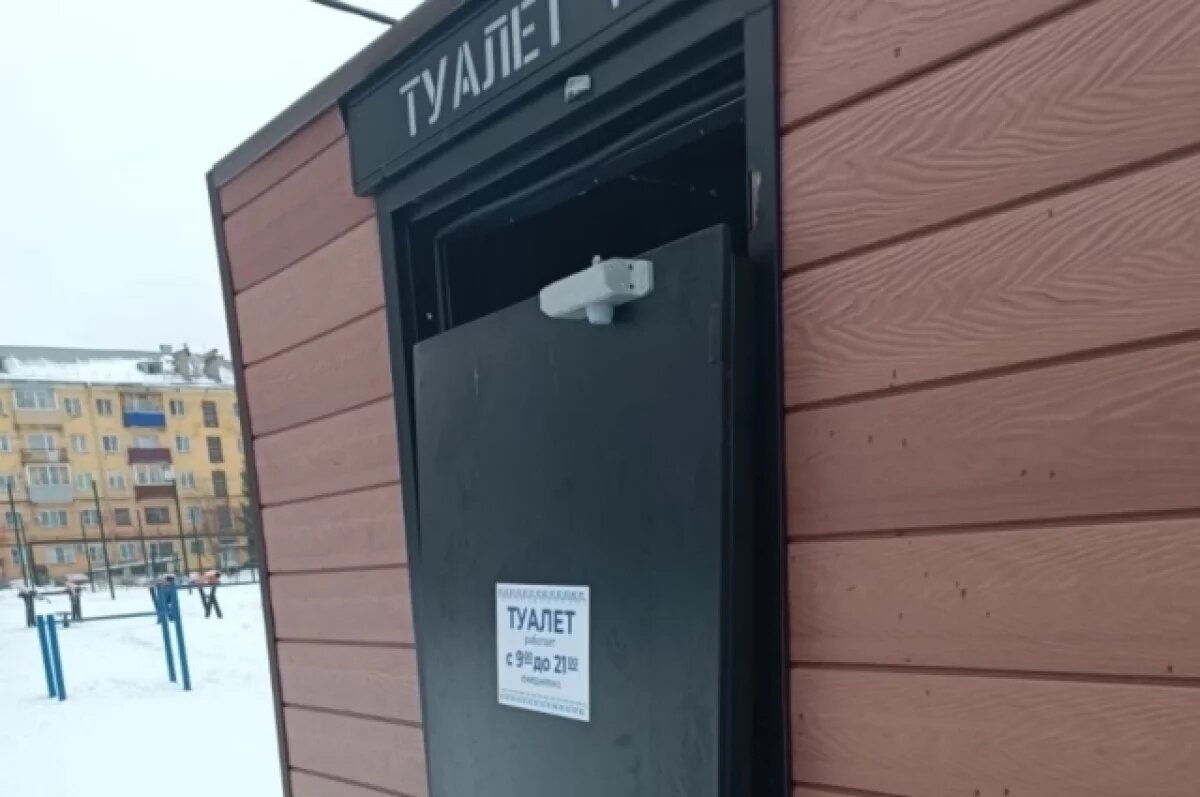    Подрядная организация отремонтирует дверь в течение недели