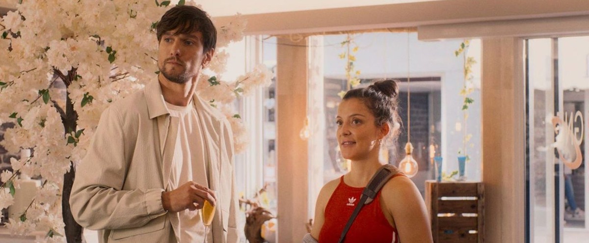 Кадр из фильма «Притворись моей невестой»