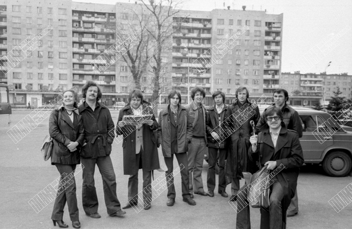 Т. Малежик, А. Колоколов, В. Белянин, рабочий сцены, В. Малежик, рабочий сцены В. Аникинеко, рабочий сцены В. Петов, С. Ухналев