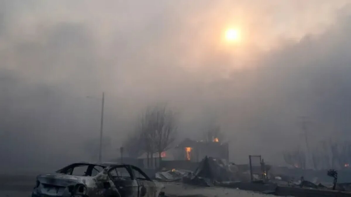    Лесные пожары в окрестностях Лос-Анджелеса