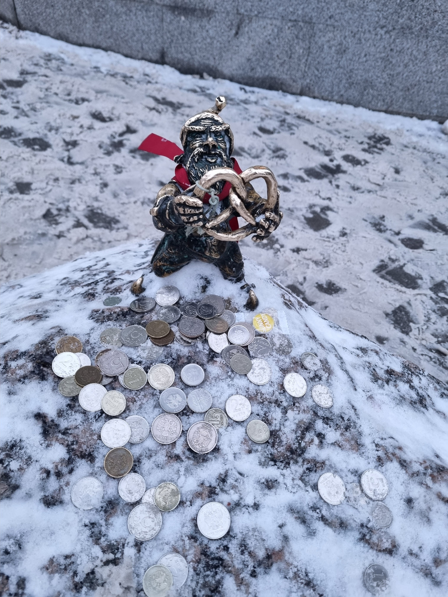 Статуэтка в Выборге, для конспирации😎