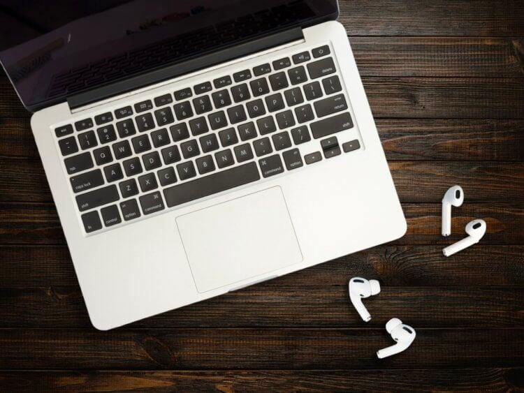    К Маку можно подключить две пары любых беспроводных наушников. Изображение: headphonesty.com