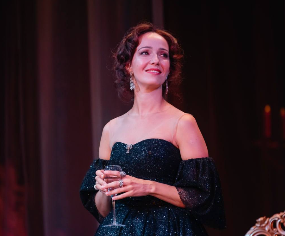 Валерия Ланская в спектакле "Дама с камелиями".