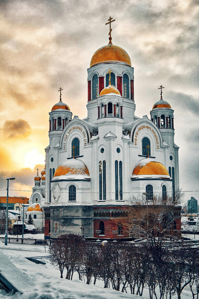 Судя по частоте его фото, да, одна из визиток города!… Однако история у него, да…