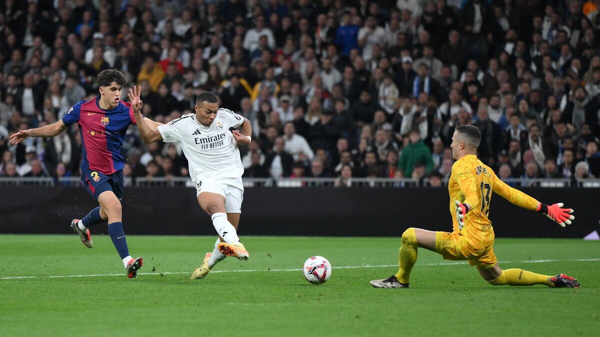 Килиан Мбаппе против «Барселоны» / Источник: David Ramos - GettyImages