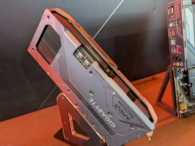    Невышедшую AMD Radeon RX 9070 XT протестировали в играх