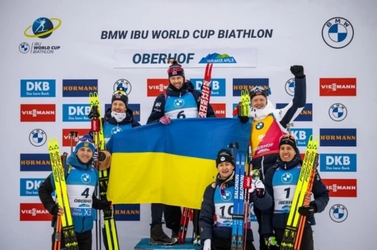    В IBU не увидели проблемы в фото норвежcких биатлонистов с флагом Украины