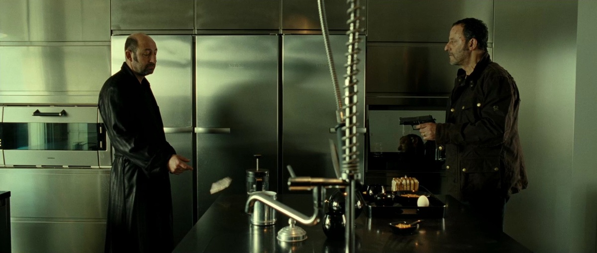 Кадр из фильма «22 пули. Бессмертный» (2010)