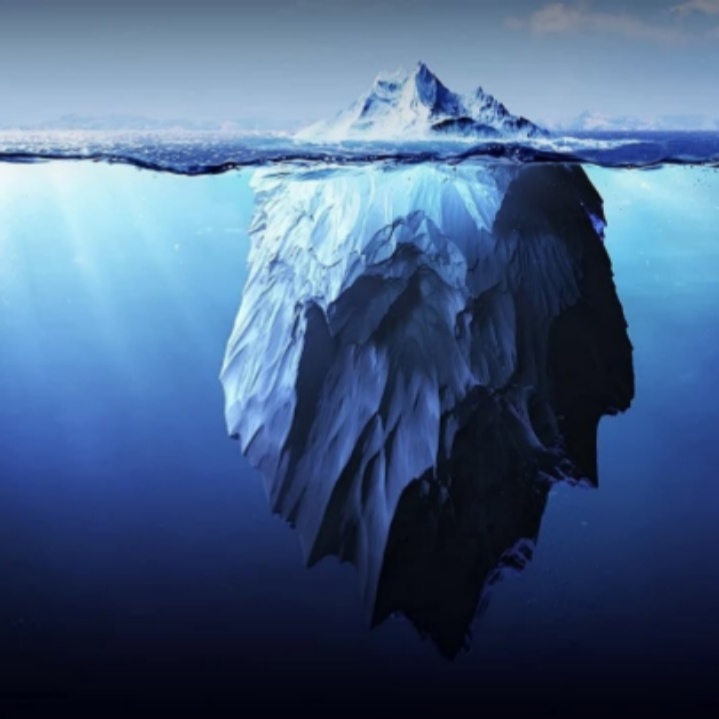 Айсберг - это не гранитная скала, и выглядит подводная часть иначе, чем представлено на картинке. Из открытого доступа.
