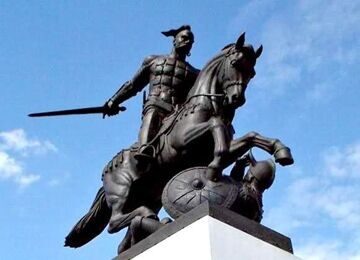 Памятник победителю хазар, князю Святославу в с. Холки Белгородской области. В. Клыков