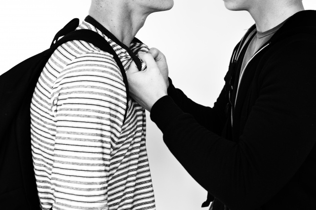    Внезапно между молодым человеком и 34-летним незнакомцем возникла ссора. Фото: freepik.com