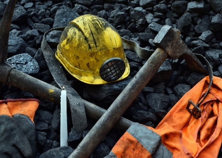    Ахметов прекратил добычу угля в Красноармейске