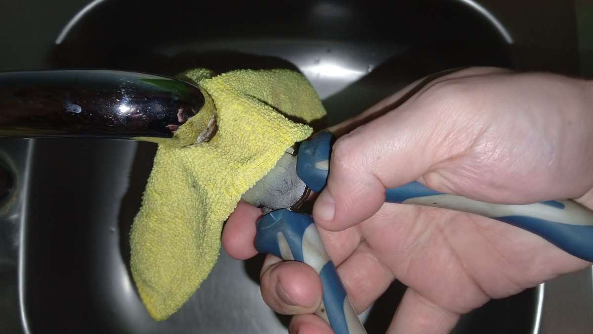 Откручиваем аэратор