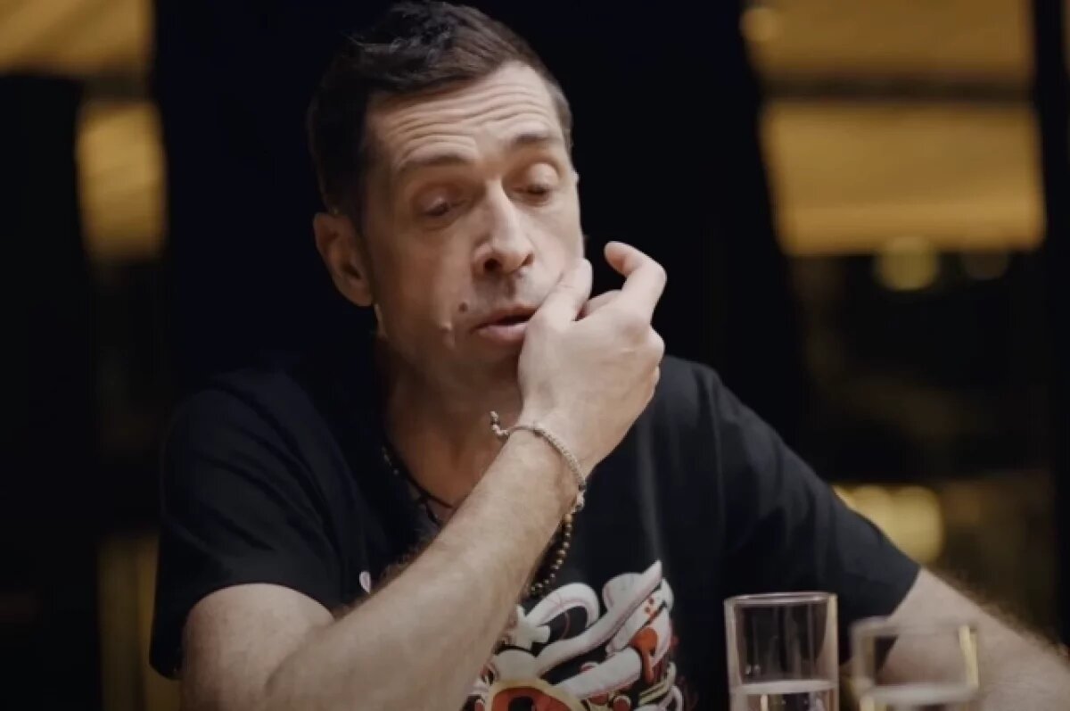    Признанному в РФ иноагентом певцу Максиму Покровскому грозит первый штраф