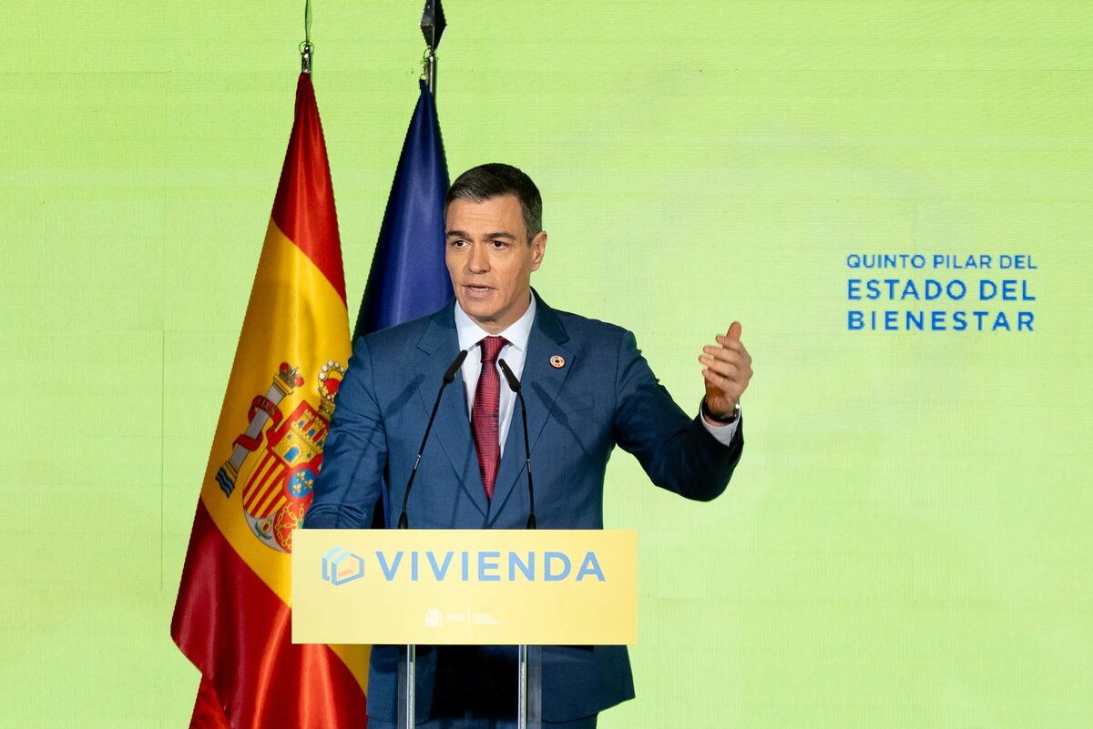 Педро Санчес выступает на форуме «Жильё — пятый столп государства всеобщего благосостояния» в Железнодорожном музее в Мадриде 13 января.