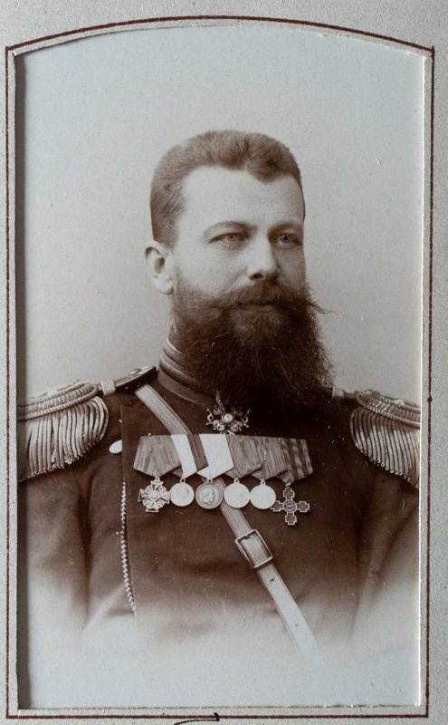 Пчелко Афанасий Васильевич - подполковник. 12-й гренадерский Астраханский Императора Александра III полк. Автор фотографии - И. Данилов. 1899 год. Из альбома «Альбом 12-го гренадерского Астраханского Его Величества полка. Том II». https://catalog.shm.ru/entity/OBJECT/5742456?index=1&paginator=entity-set&entityType=OBJECT&entityId=5741880&attribute=like_predm