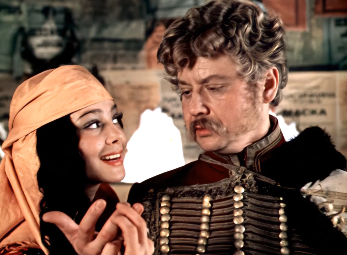 Кадр из кинофильма "Ах, водевиль, водевиль...", 1979 г., режиссер и сценарист Георгий Юнгвальд-Хилькевич, композитор Максим Дунаевский (скриншот)
