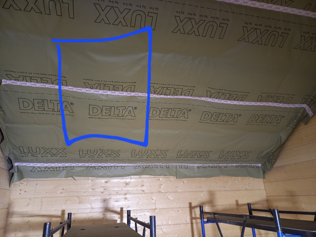 В данном случае,проем по ширине и высоте был заложен проектом,когда окно большое ,шаг стропил маленький, то нужно готовить проем 