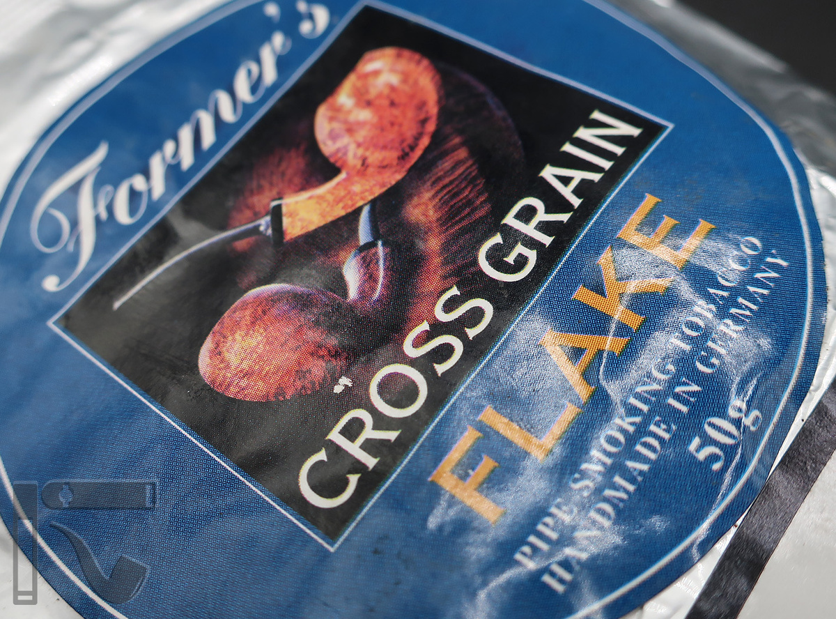 Трубочный табак Former's Cross Grain Flake. Фото:©канал "Уголок Курильщика"