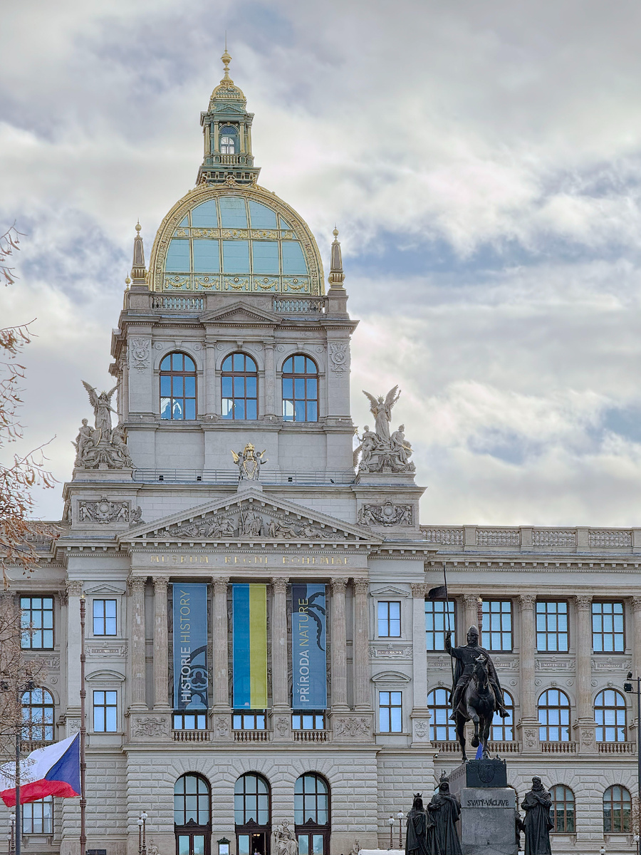 Национальный музей и памятник Святому Вацлаву, Прага