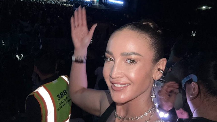    Фото: Telegram/Бузова /byzovahouse; 5-tv.ru