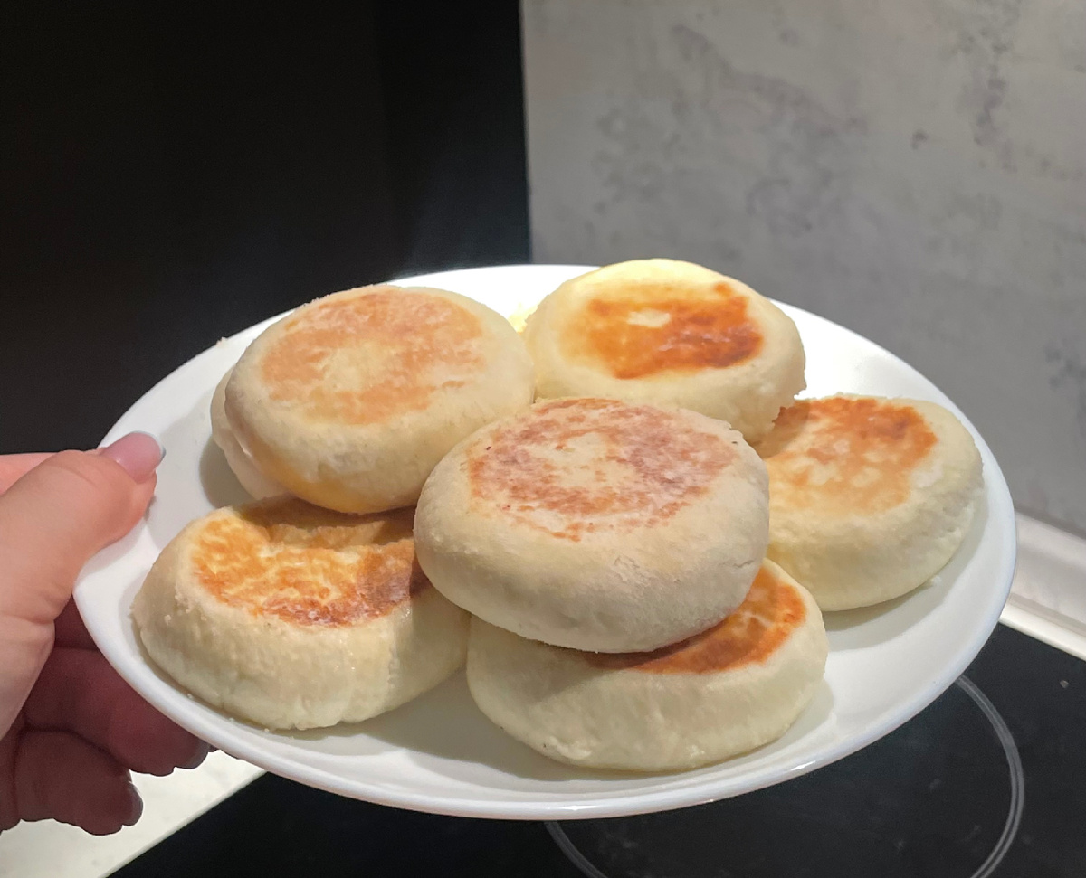 Сырники – это одно из самых популярных блюд русской кухни, которое любят за простоту приготовления и восхитительный вкус. В этой статье мы расскажем вам о том, как сделать их идеально нежными и ароматными.