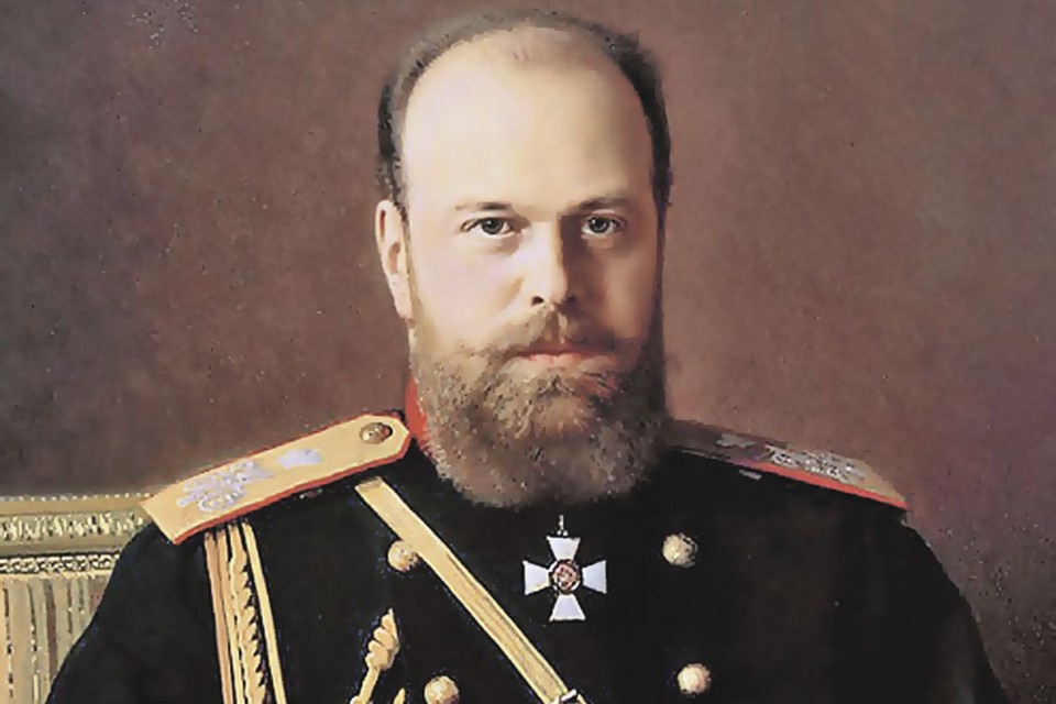    Александра III носил мундиры - и вслед за ним десятки тысяч дворян империи. wikimedia.org