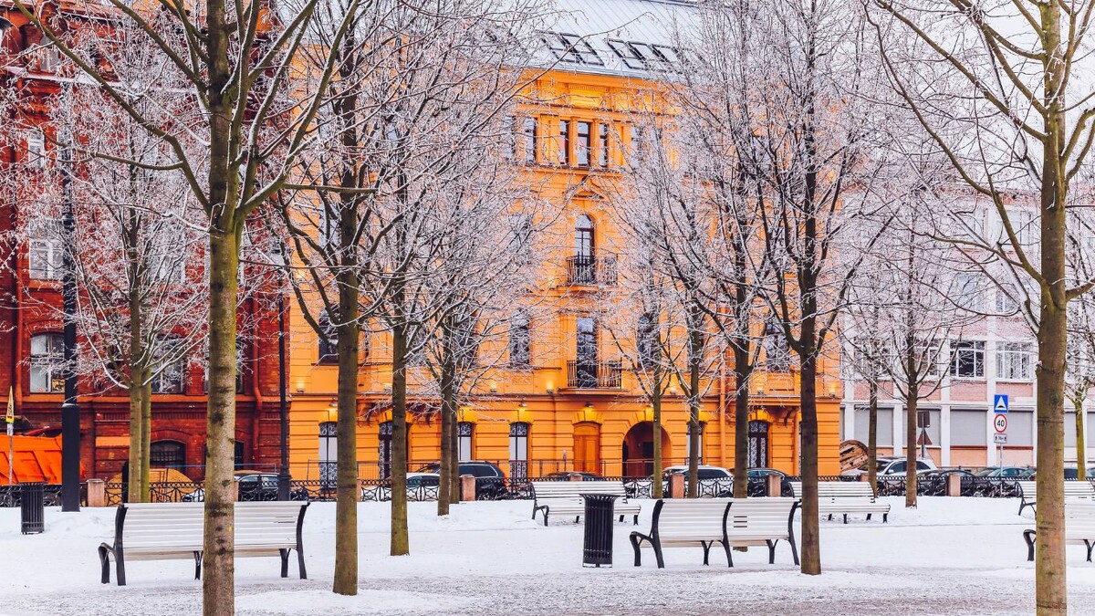 Как выжить зимой: советы врачей для строителей, водителей и офисных работников