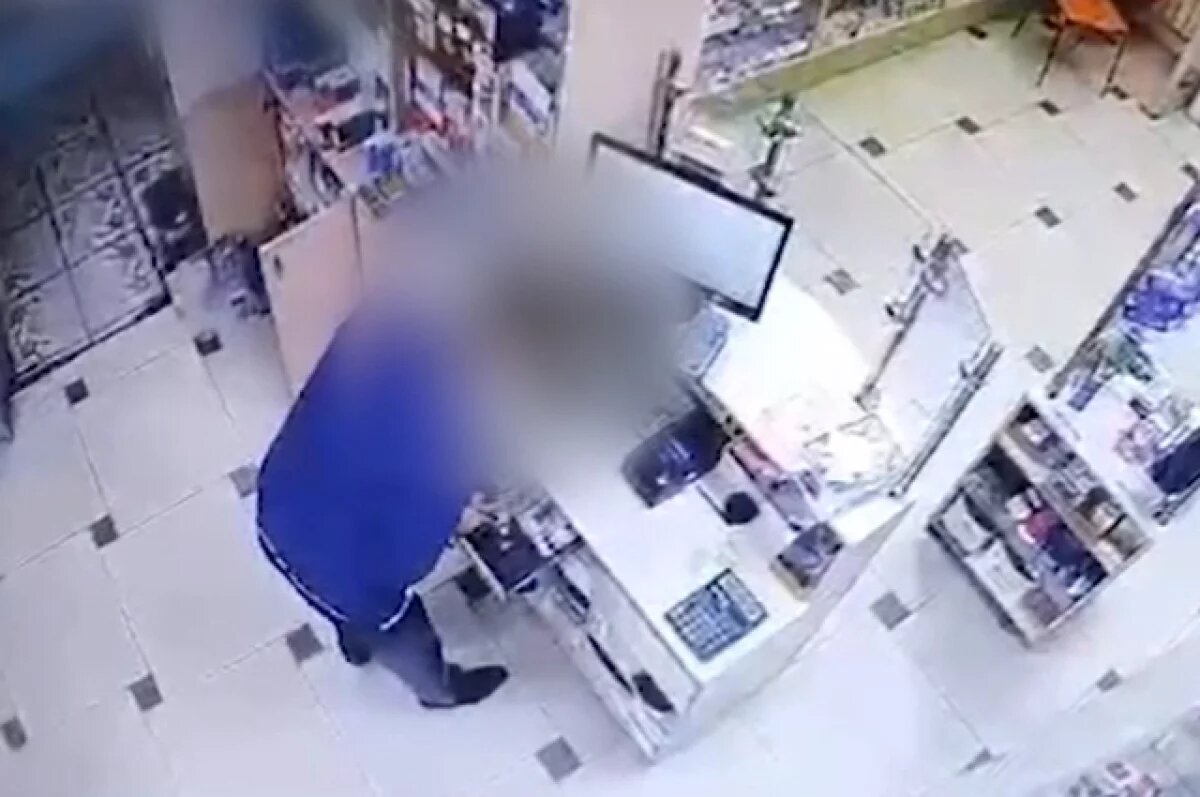    Ночной грабёж аптеки через окно в Хабаровске закончился условным сроком