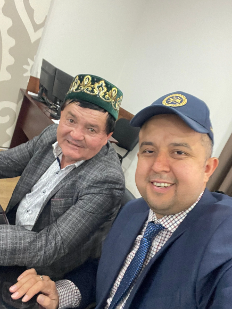 Поэт Рамиль Чурагул и бизнесмен, организатор тура Комил Сиразетдинов