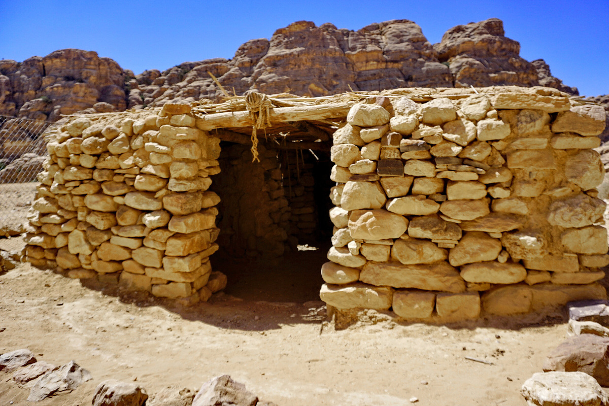 Иордания, археологический памятник "Деревня Эль-Бейда" (фото автора)