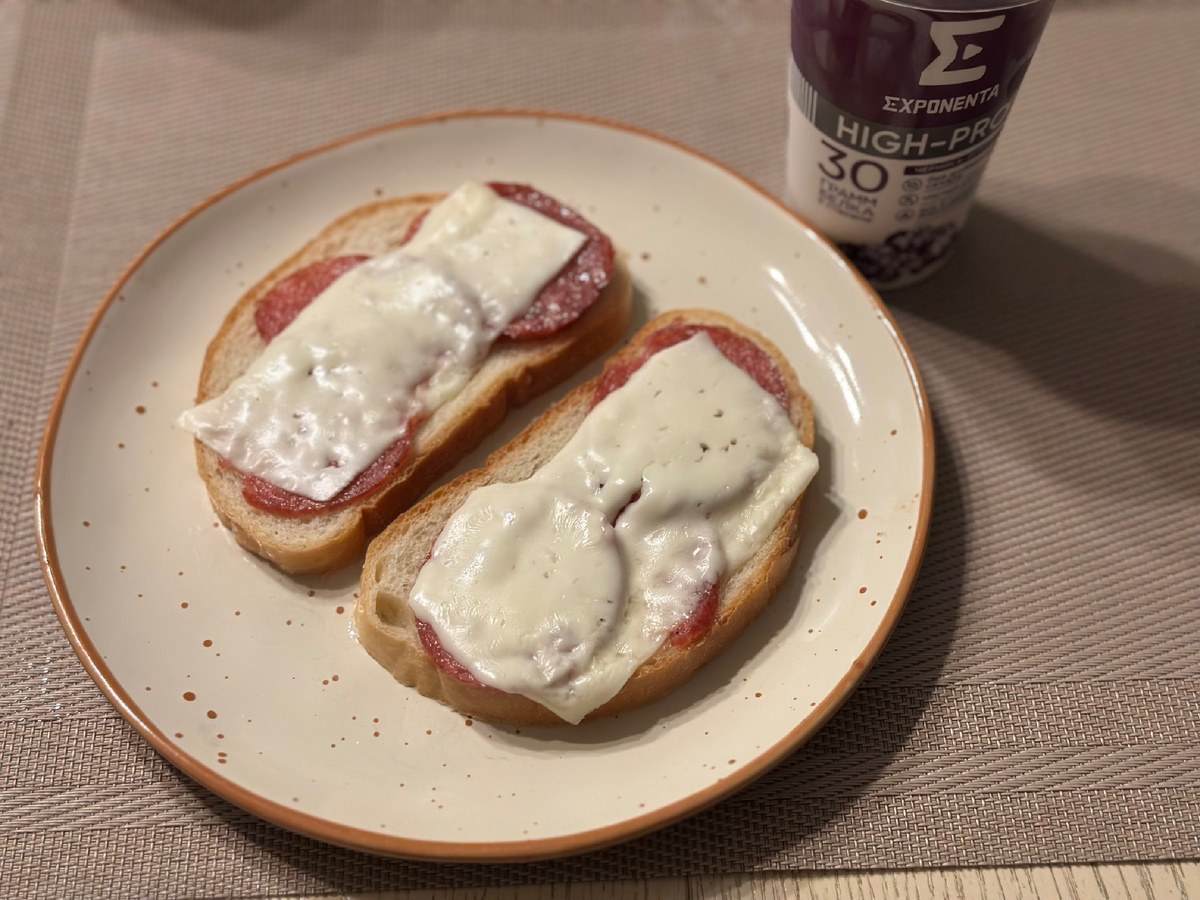 Бутерброды с колбасой и сыром, экспонента