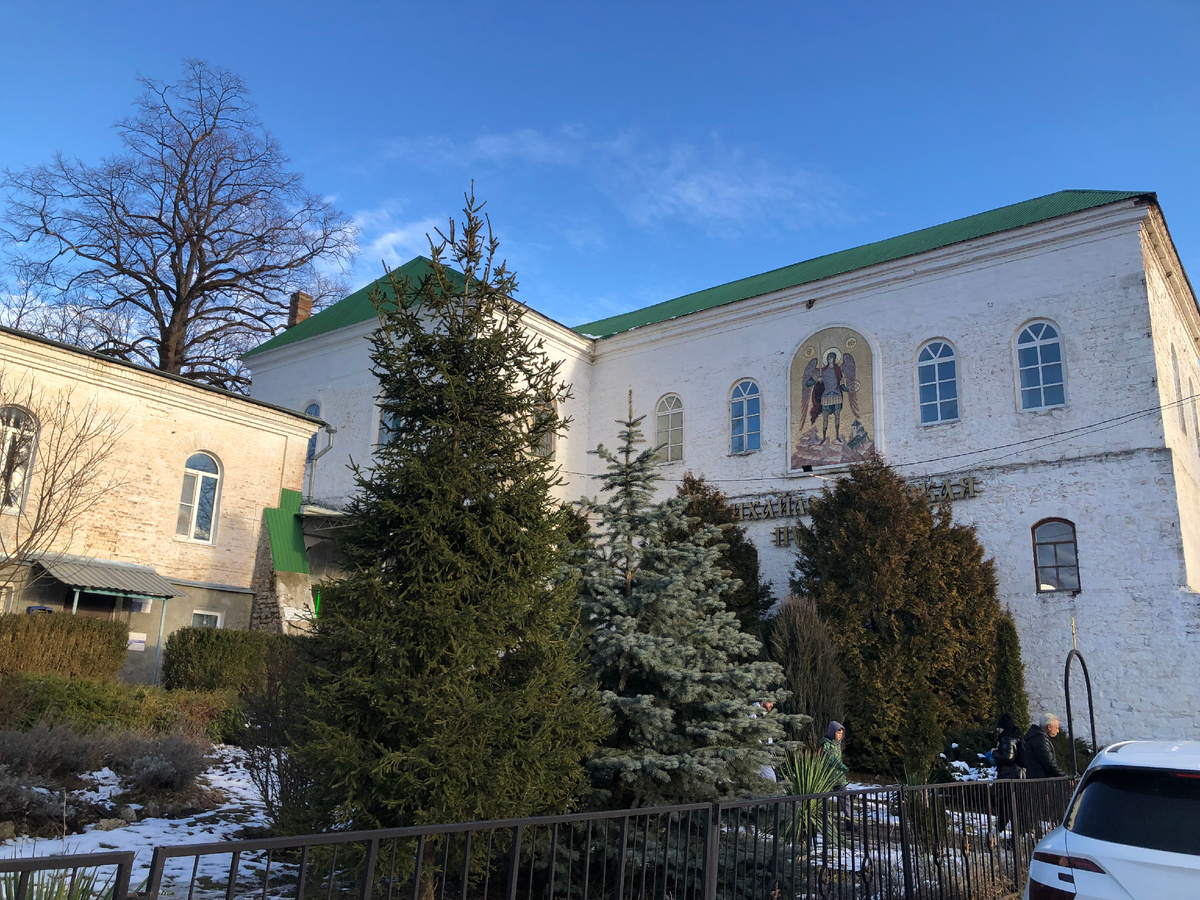 Вход в монастырь. 07.01.2025