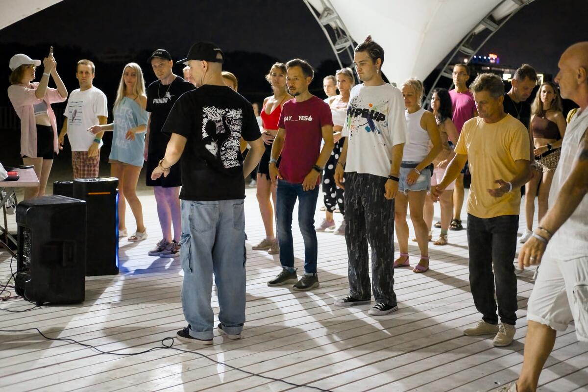 Юрий Наизнанку преподает на танцевальном фестивале Морской q-fest в Анапе