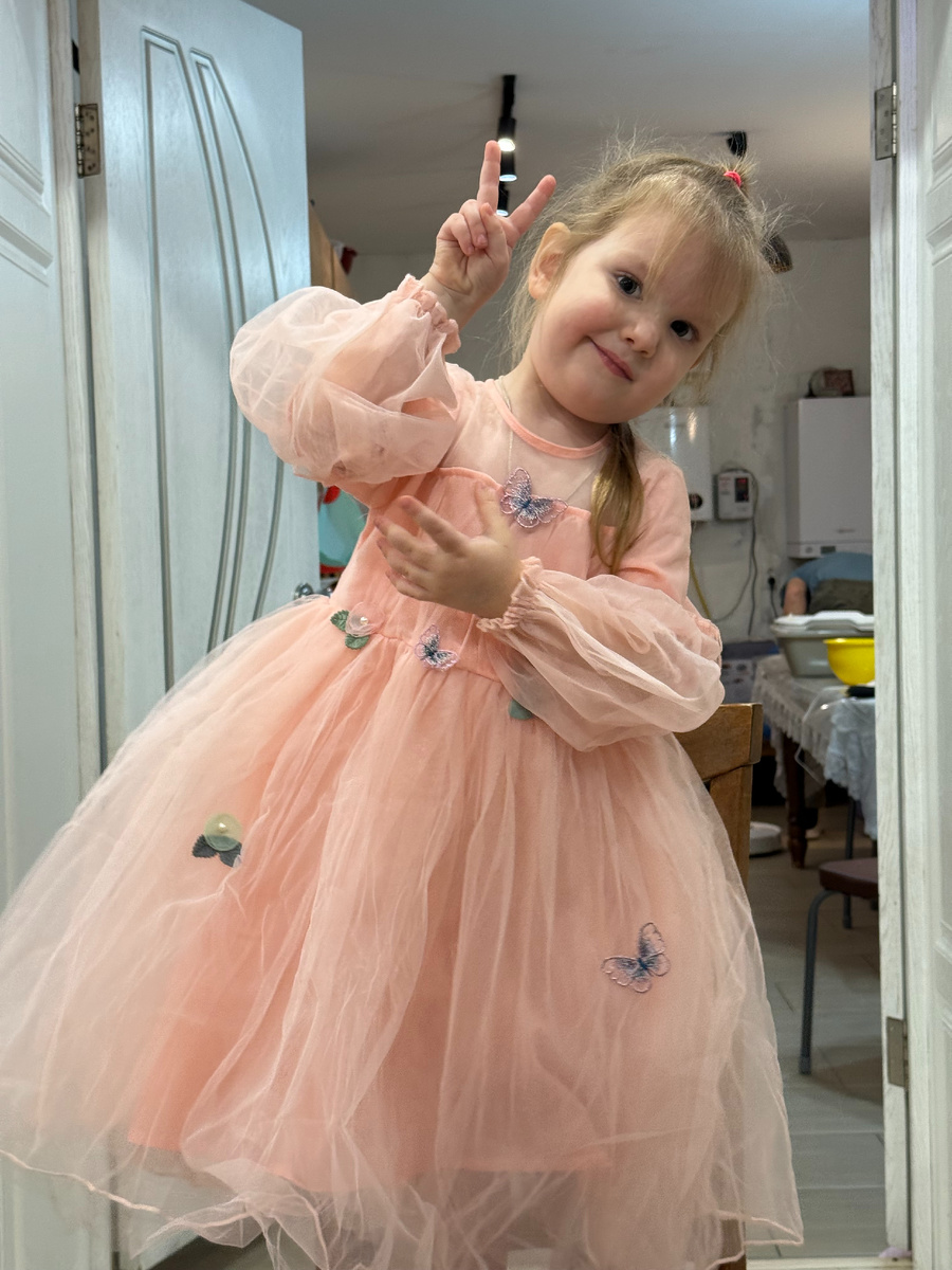 Вероника — это солнечный лучик в нашем доме