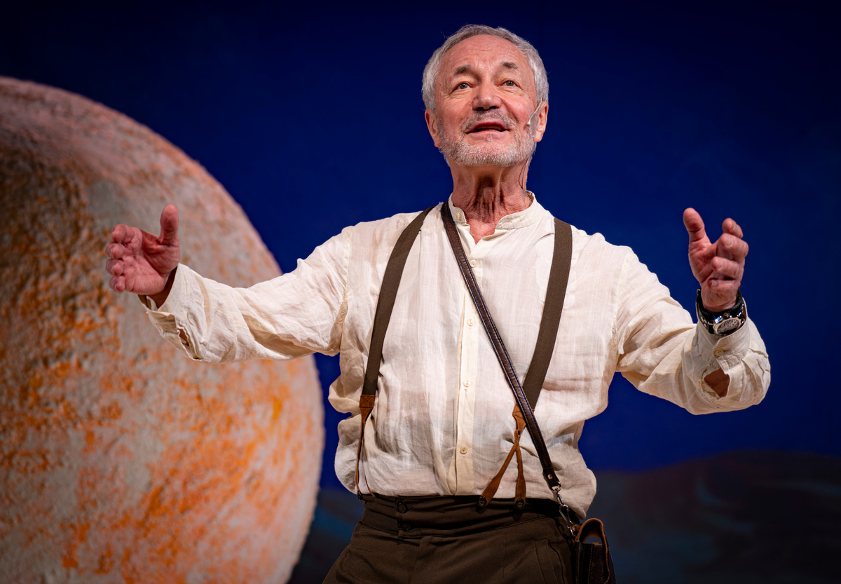 В кадре - спектакль "Маленький принц". Фото Александра Беланова.