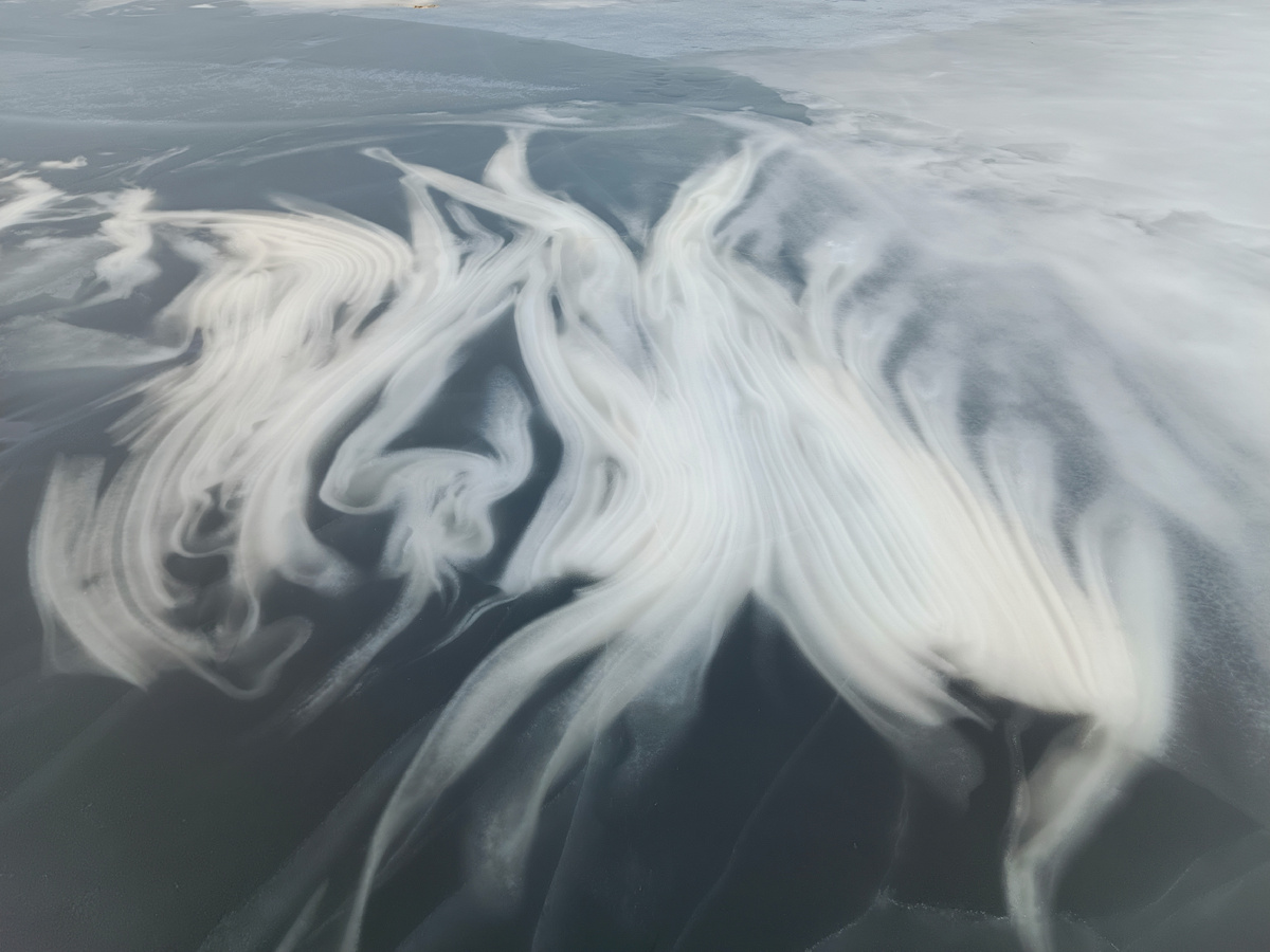 Безумные узоры Ладожского льда